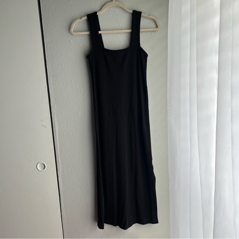 Elegant Black Sleeveless Dress